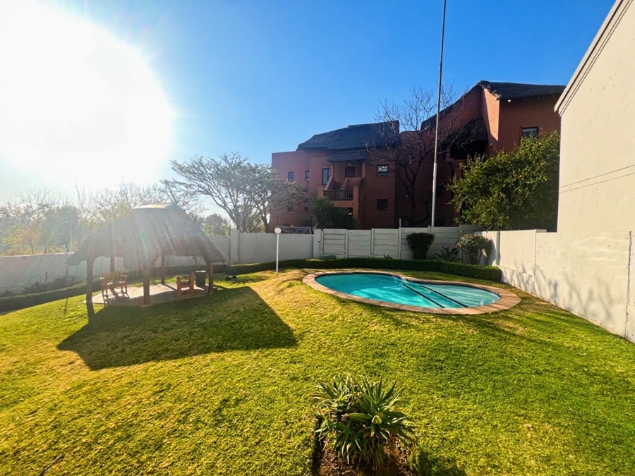 2 Bedroom Property for Sale in Sunninghill Gauteng