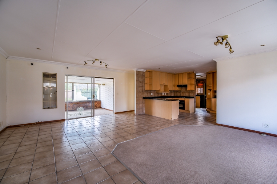 4 Bedroom Property for Sale in Erasmuskloof Gauteng
