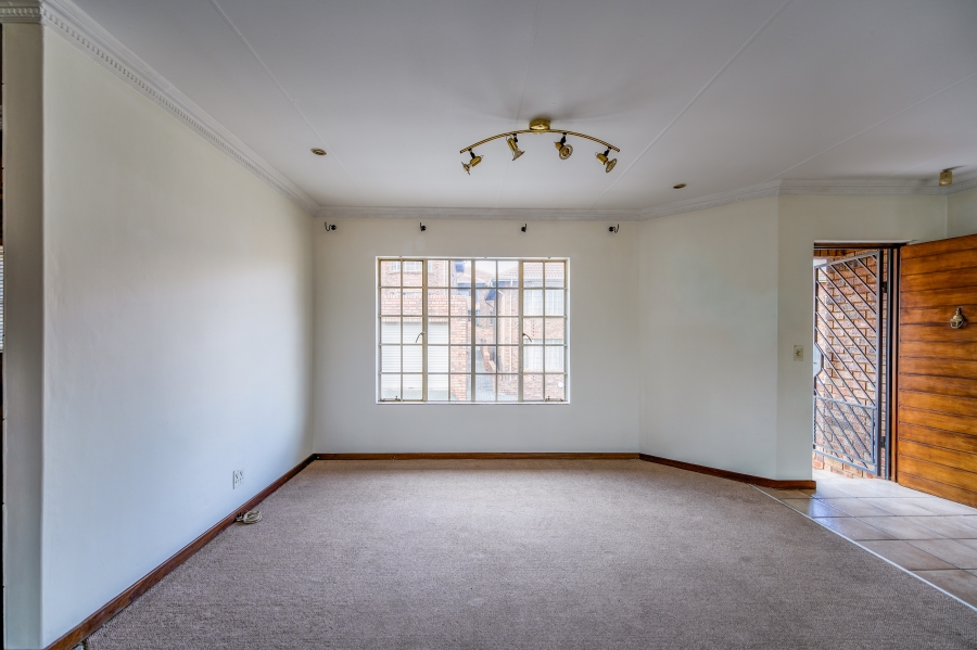 4 Bedroom Property for Sale in Erasmuskloof Gauteng