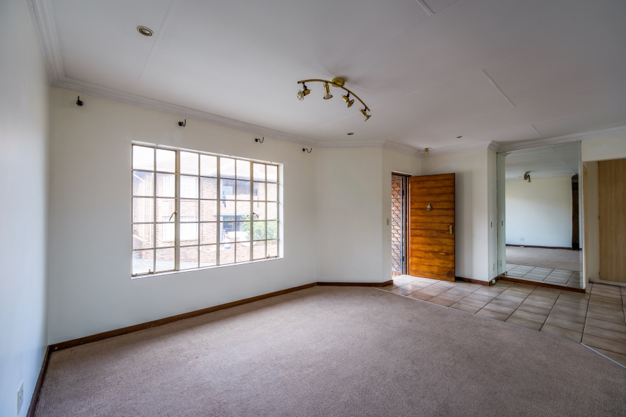 4 Bedroom Property for Sale in Erasmuskloof Gauteng
