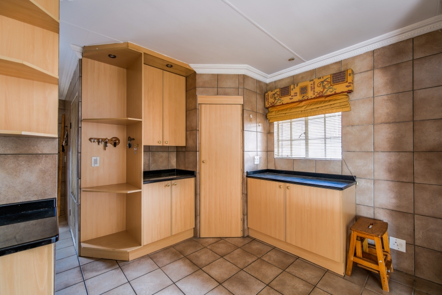 4 Bedroom Property for Sale in Erasmuskloof Gauteng