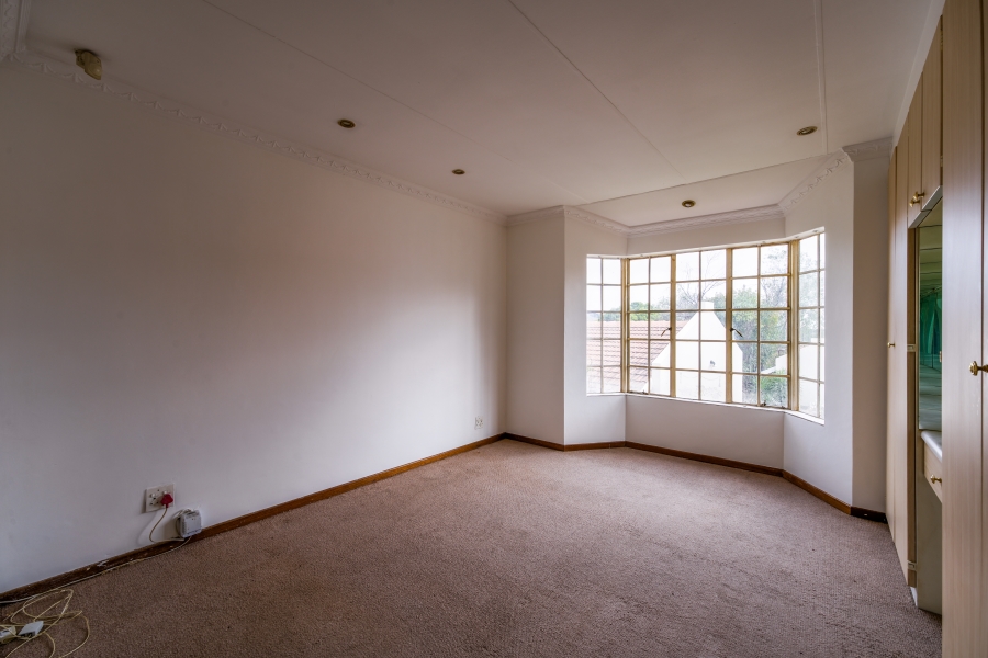 4 Bedroom Property for Sale in Erasmuskloof Gauteng