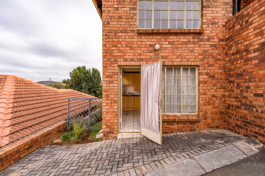 4 Bedroom Property for Sale in Erasmuskloof Gauteng