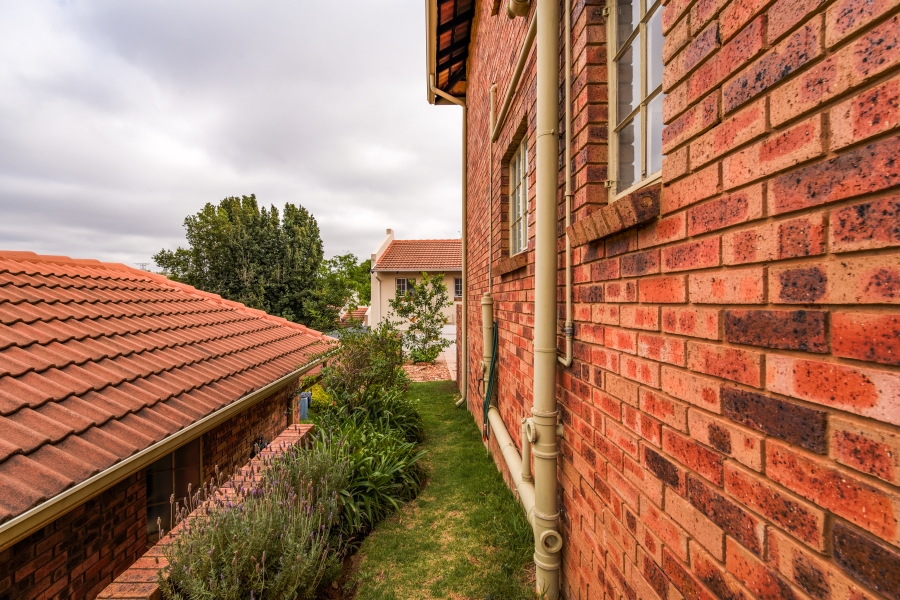 4 Bedroom Property for Sale in Erasmuskloof Gauteng