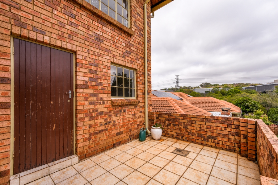 4 Bedroom Property for Sale in Erasmuskloof Gauteng