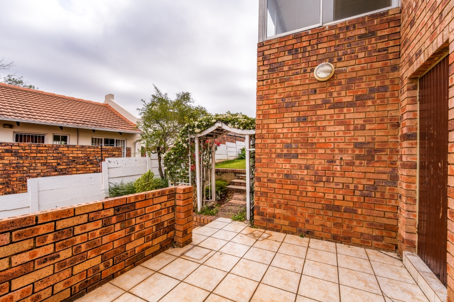4 Bedroom Property for Sale in Erasmuskloof Gauteng