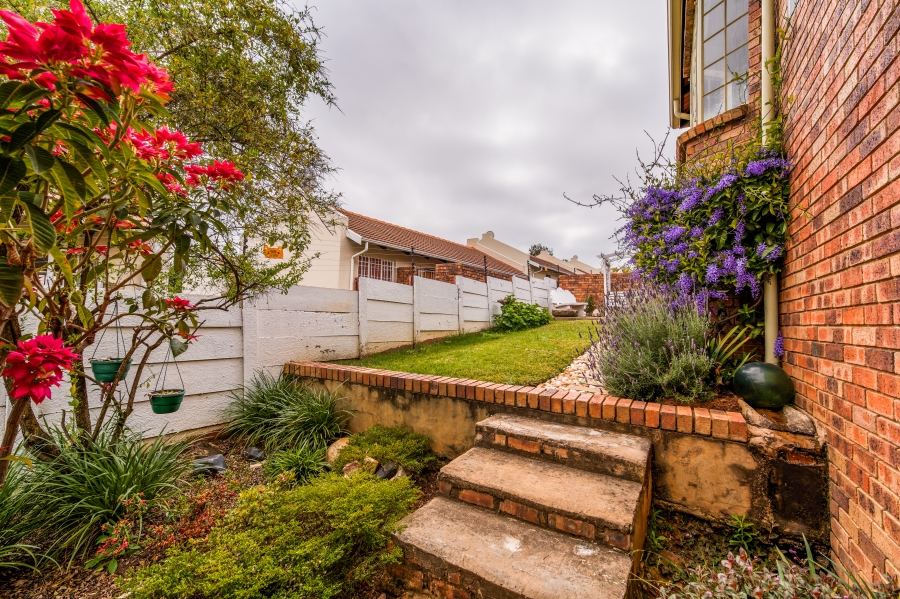 4 Bedroom Property for Sale in Erasmuskloof Gauteng