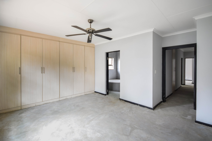 4 Bedroom Property for Sale in The Meadows Gauteng