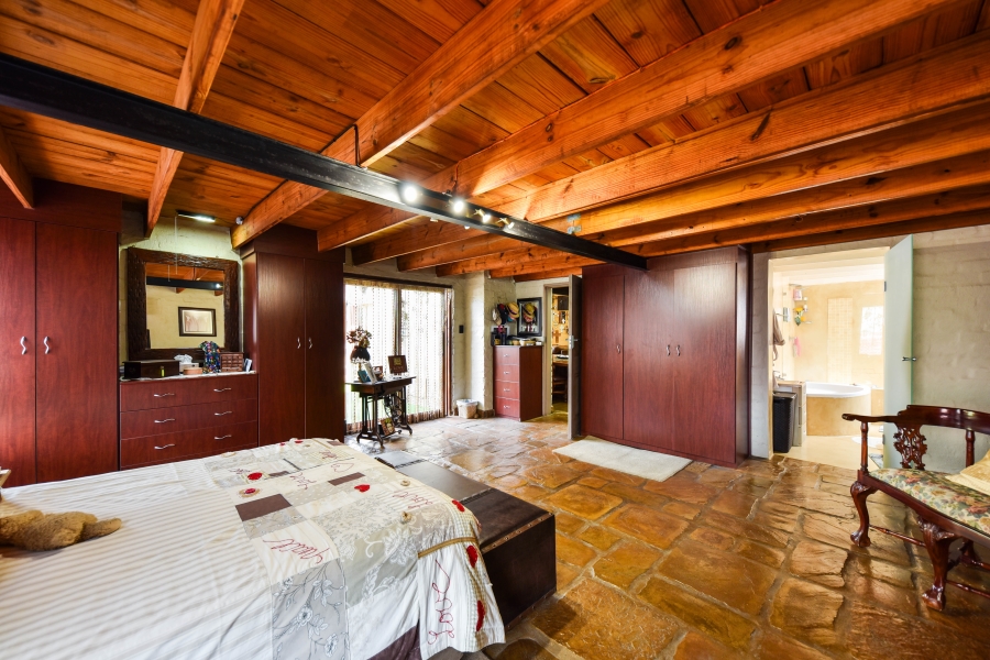 4 Bedroom Property for Sale in Wapadrand Gauteng