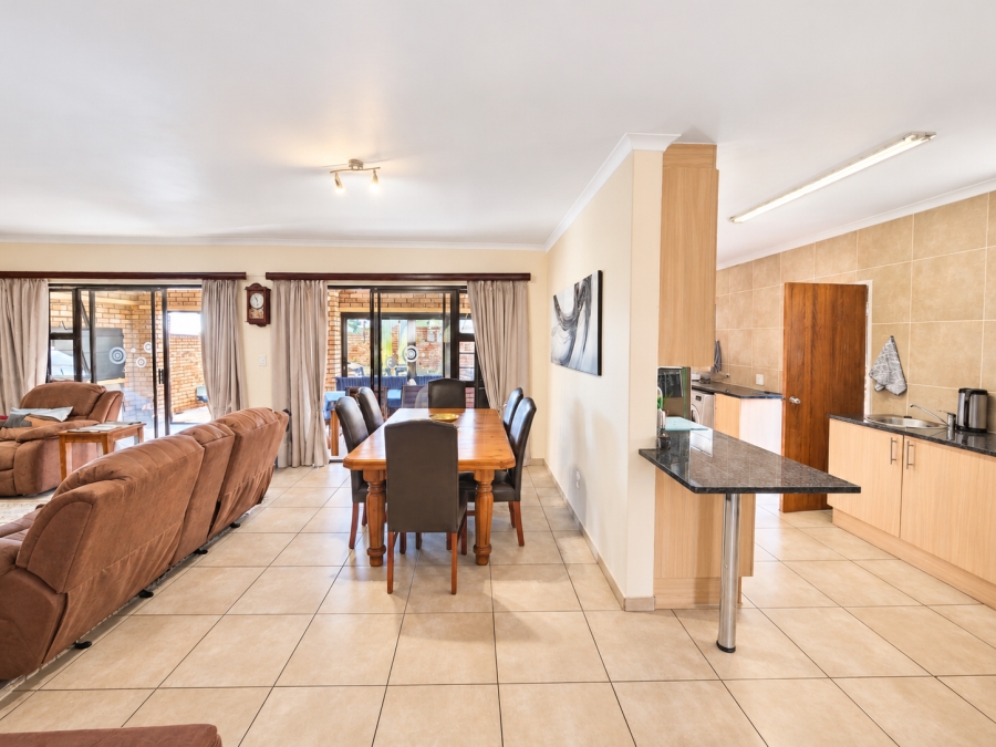 4 Bedroom Property for Sale in North Riding Gauteng