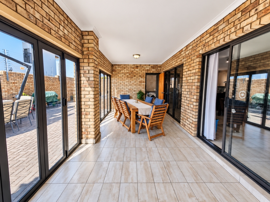 4 Bedroom Property for Sale in North Riding Gauteng