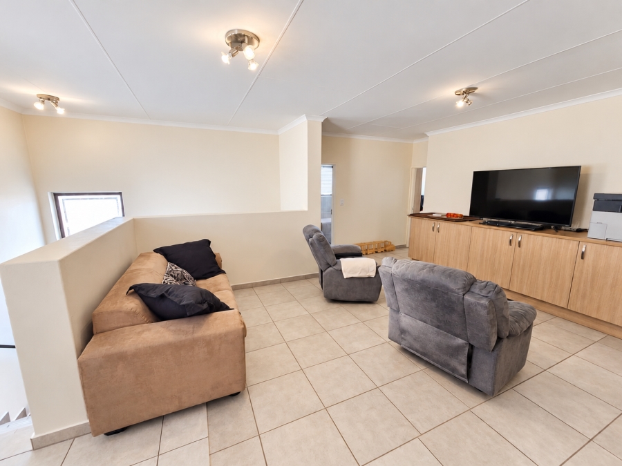 4 Bedroom Property for Sale in North Riding Gauteng