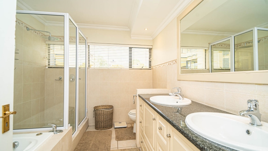 4 Bedroom Property for Sale in Dainfern Valley Gauteng