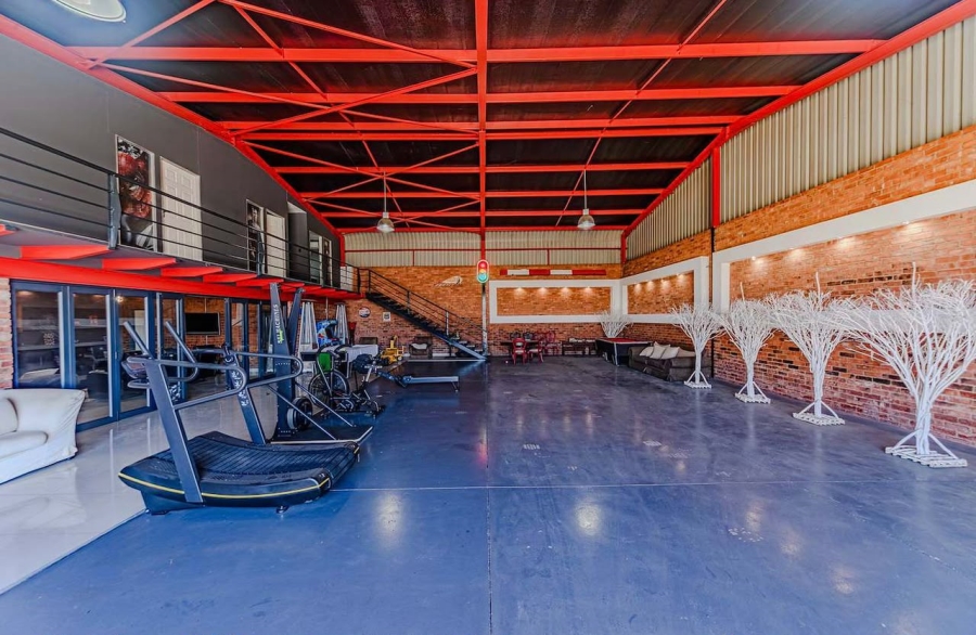 5 Bedroom Property for Sale in Marlbank Gauteng