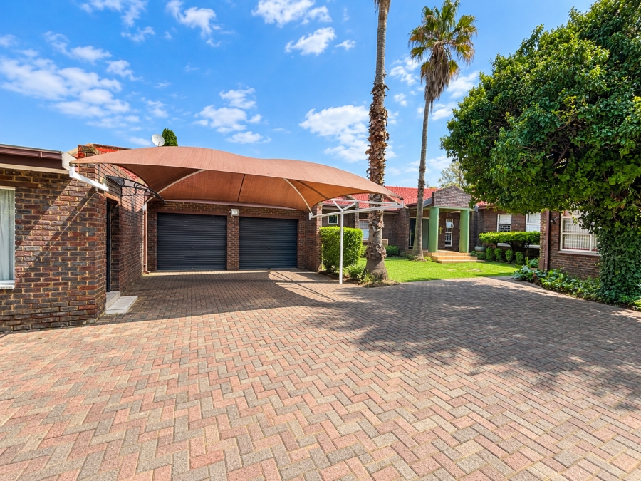 4 Bedroom Property for Sale in Three Rivers Gauteng