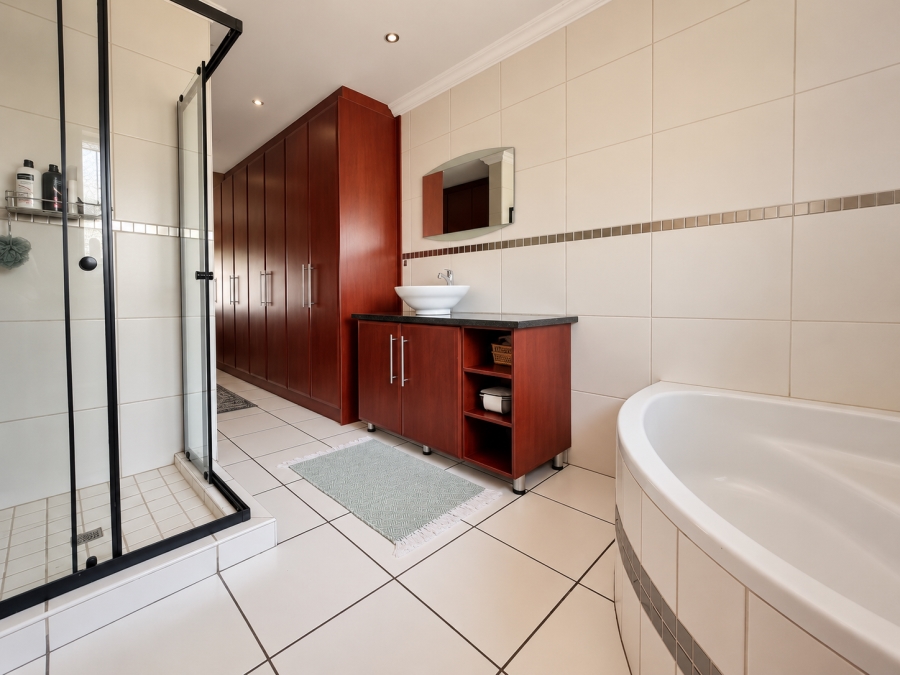 4 Bedroom Property for Sale in Three Rivers Gauteng