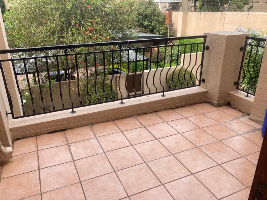 2 Bedroom Property for Sale in Sunninghill Gauteng