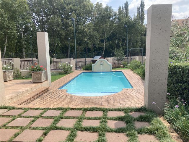 2 Bedroom Property for Sale in Sunninghill Gauteng