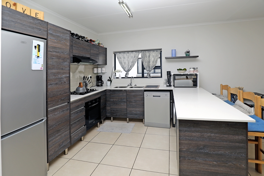 2 Bedroom Property for Sale in Greenstone Hill Gauteng
