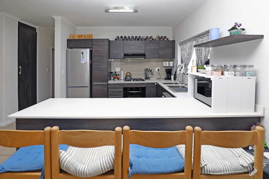 2 Bedroom Property for Sale in Greenstone Hill Gauteng