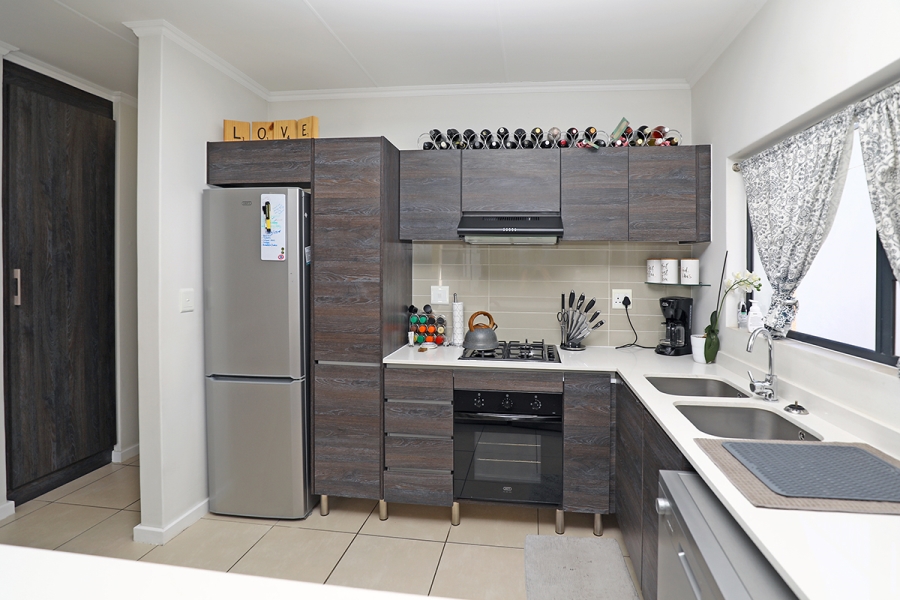 2 Bedroom Property for Sale in Greenstone Hill Gauteng