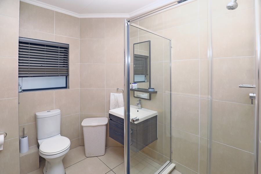 2 Bedroom Property for Sale in Greenstone Hill Gauteng