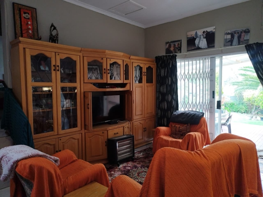 To Let 2 Bedroom Property for Rent in Mondeor Gauteng