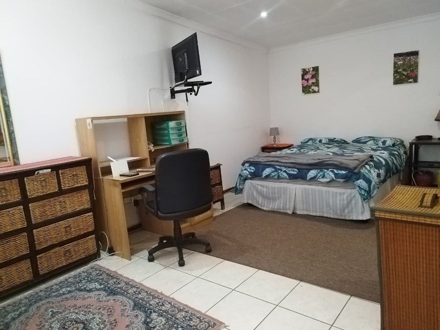 To Let 2 Bedroom Property for Rent in Mondeor Gauteng