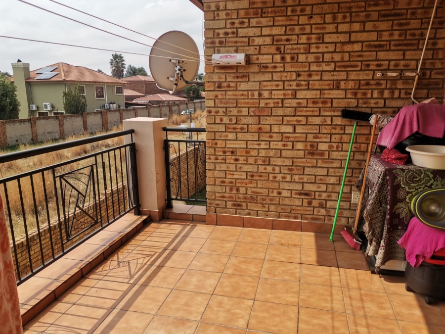 2 Bedroom Property for Sale in Sonneveld Gauteng