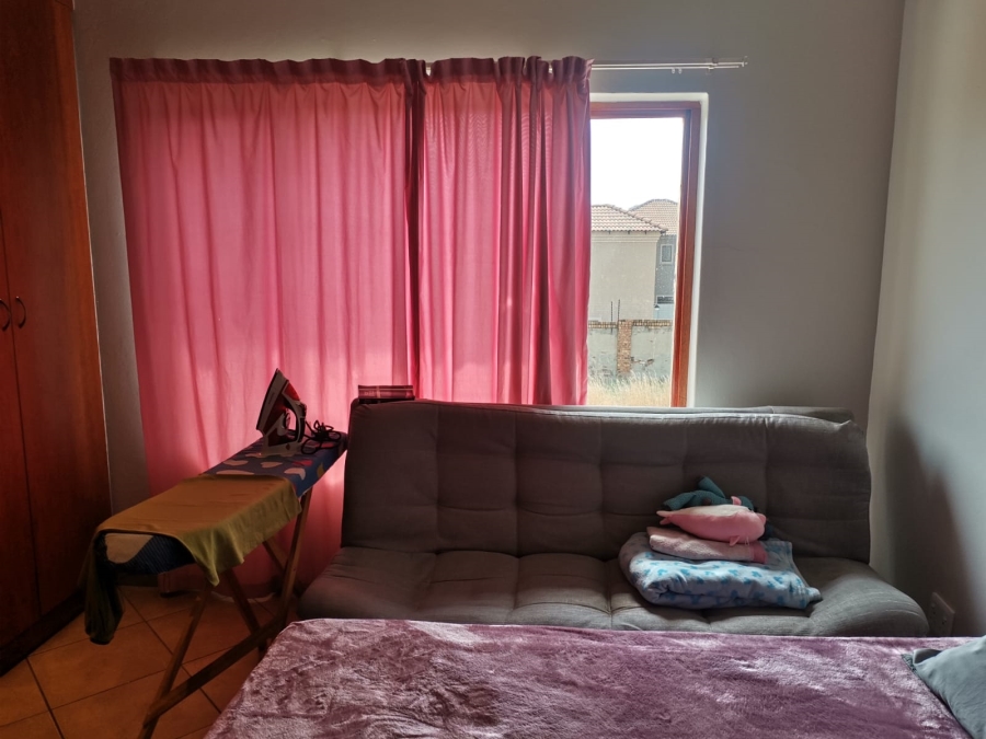 2 Bedroom Property for Sale in Sonneveld Gauteng
