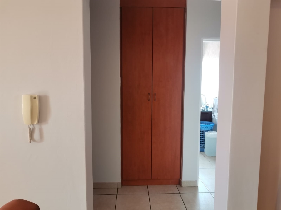 2 Bedroom Property for Sale in Sonneveld Gauteng