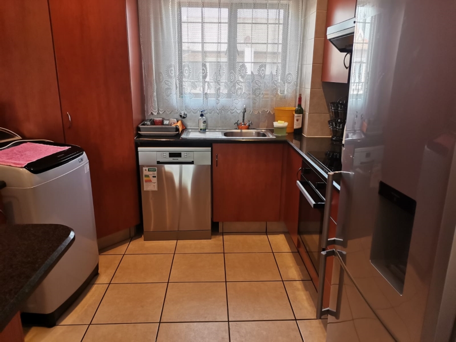 2 Bedroom Property for Sale in Sonneveld Gauteng