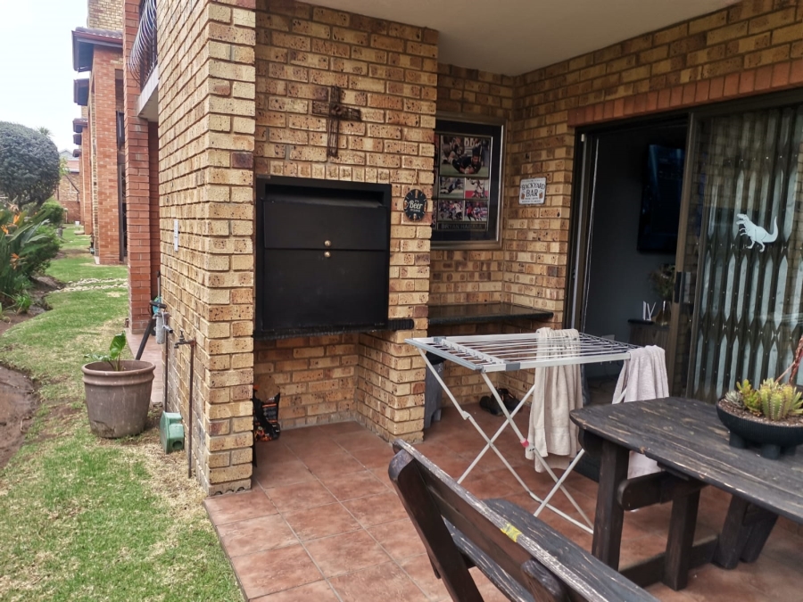 2 Bedroom Property for Sale in Sonneveld Gauteng