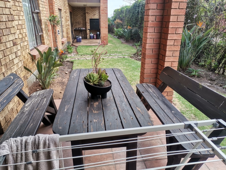 2 Bedroom Property for Sale in Sonneveld Gauteng