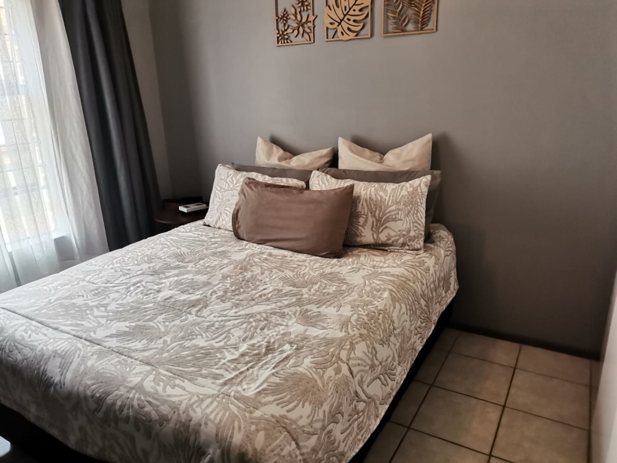 2 Bedroom Property for Sale in Sonneveld Gauteng