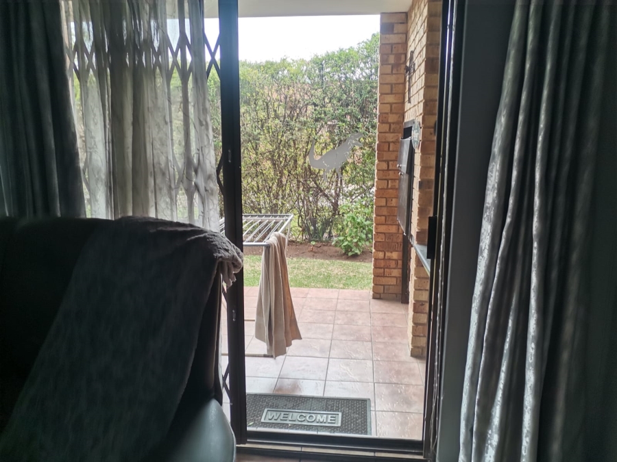 2 Bedroom Property for Sale in Sonneveld Gauteng