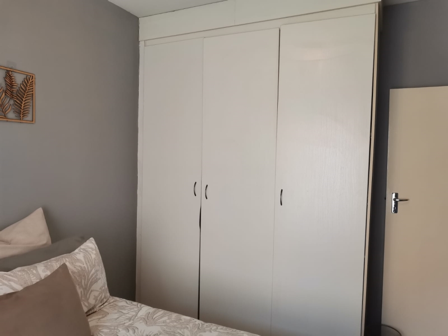 2 Bedroom Property for Sale in Sonneveld Gauteng