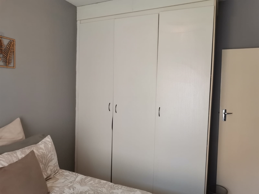 2 Bedroom Property for Sale in Sonneveld Gauteng