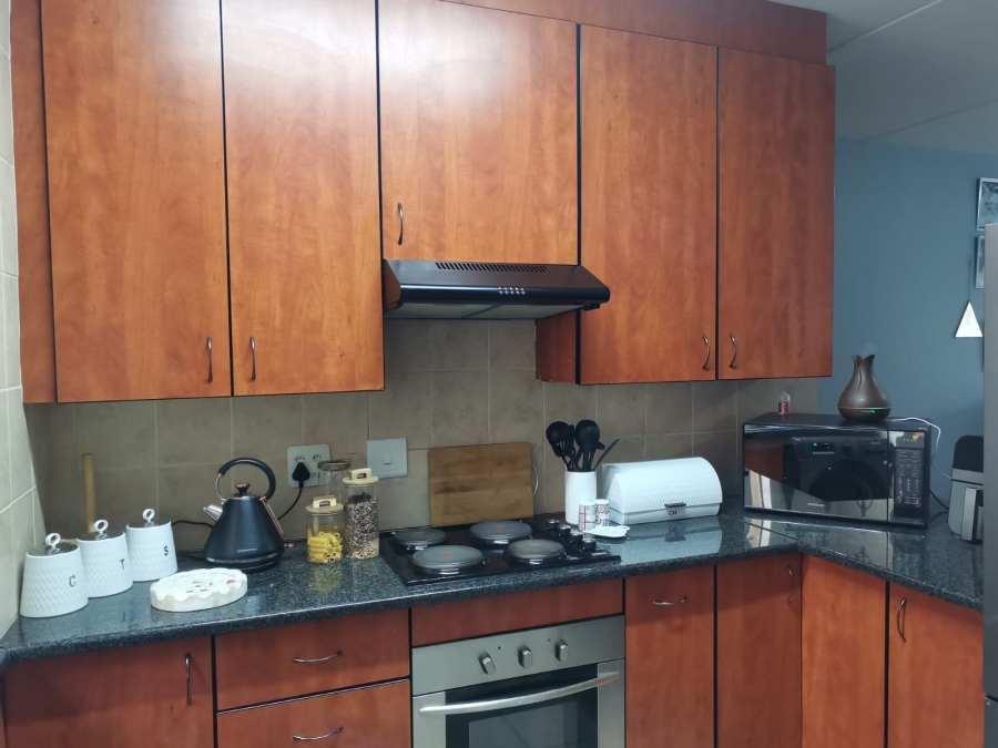 2 Bedroom Property for Sale in Sonneveld Gauteng