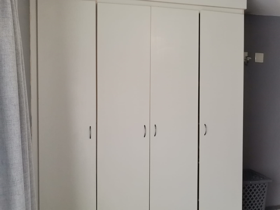 2 Bedroom Property for Sale in Sonneveld Gauteng