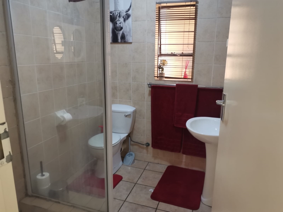 2 Bedroom Property for Sale in Sonneveld Gauteng