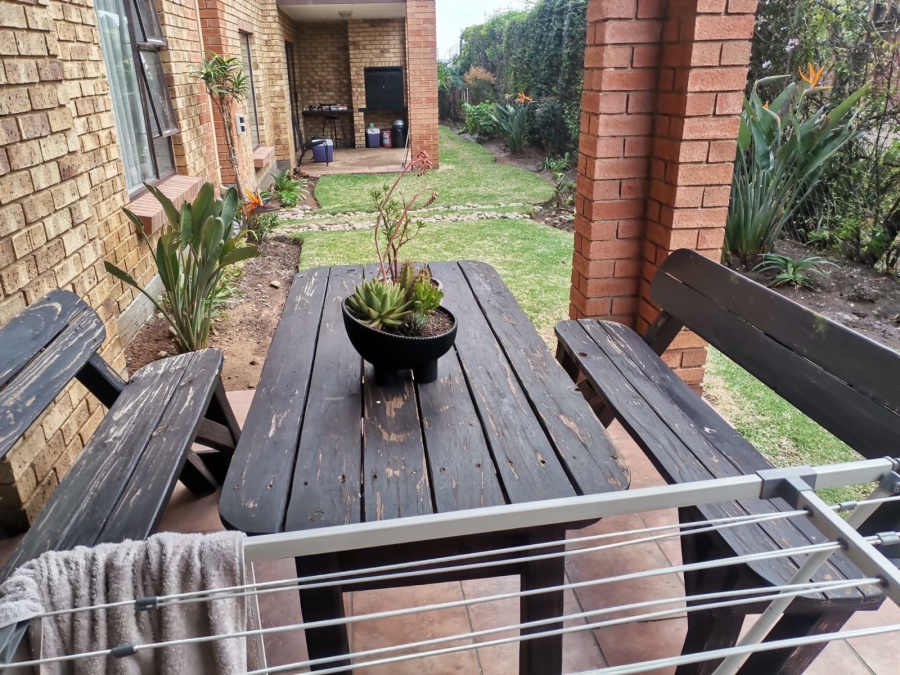 2 Bedroom Property for Sale in Sonneveld Gauteng