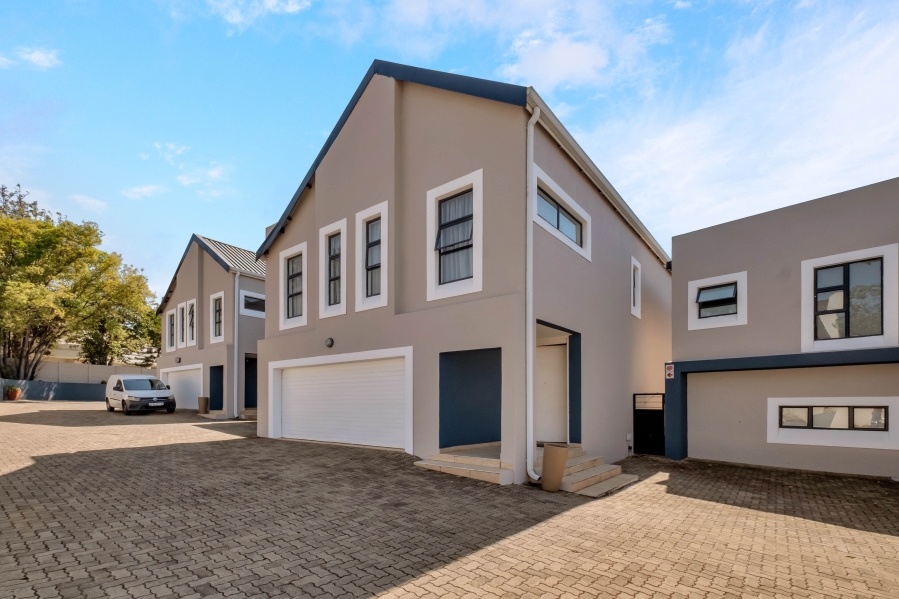 5 Bedroom Property for Sale in Morningside Gauteng