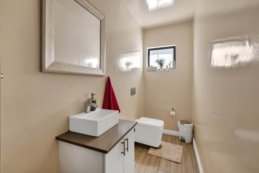 5 Bedroom Property for Sale in Morningside Gauteng