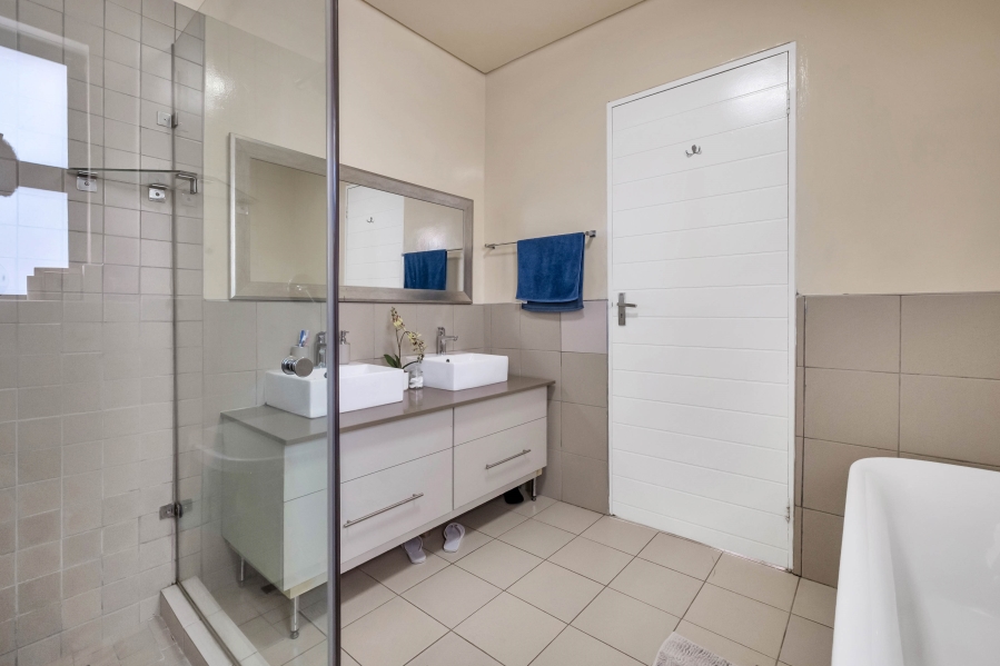 5 Bedroom Property for Sale in Morningside Gauteng