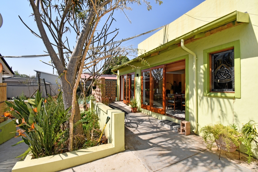 To Let 2 Bedroom Property for Rent in Greenside Gauteng