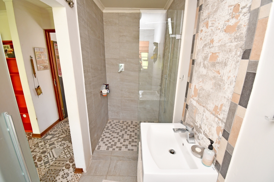 To Let 2 Bedroom Property for Rent in Greenside Gauteng