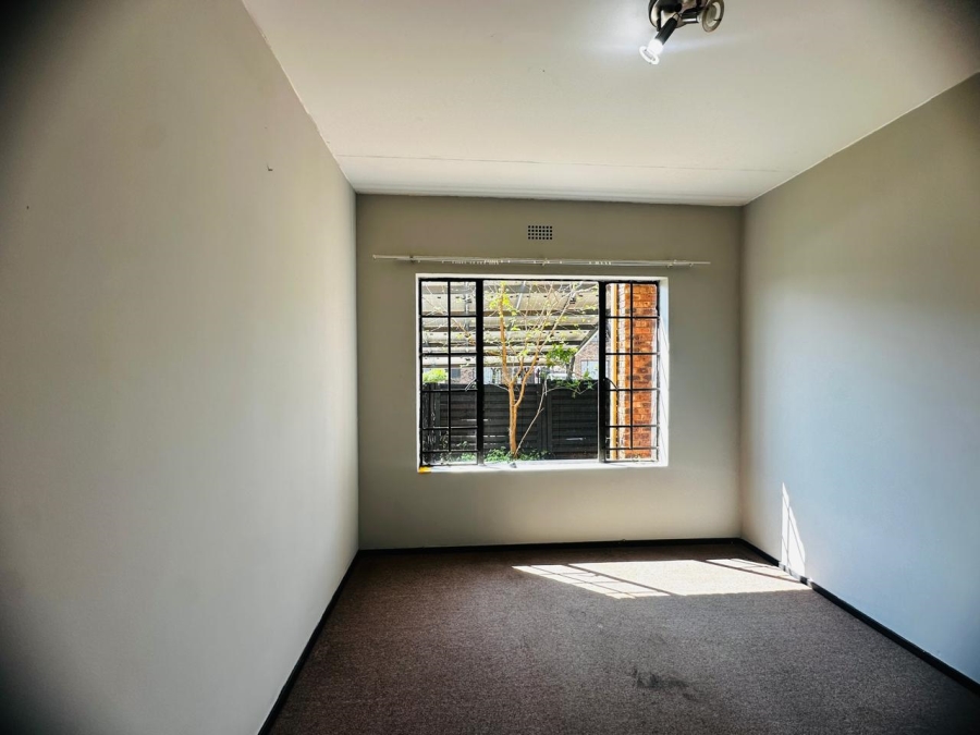 2 Bedroom Property for Sale in Sonneveld Gauteng