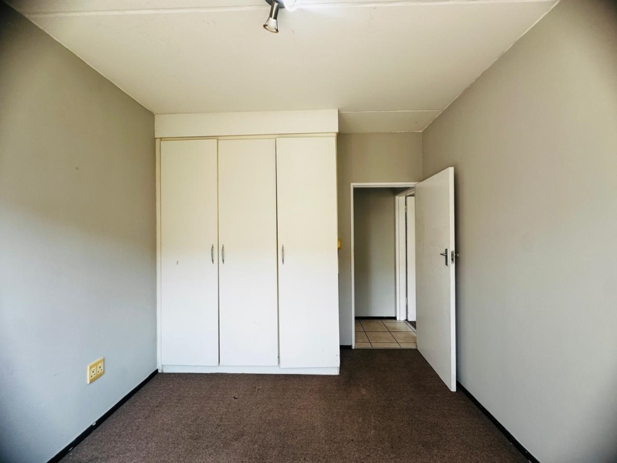 2 Bedroom Property for Sale in Sonneveld Gauteng
