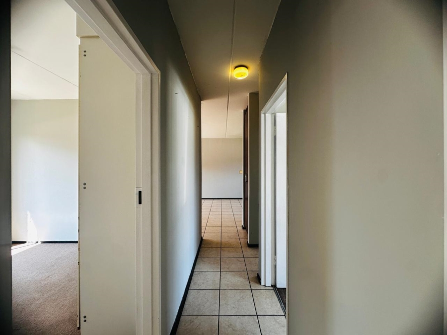 2 Bedroom Property for Sale in Sonneveld Gauteng